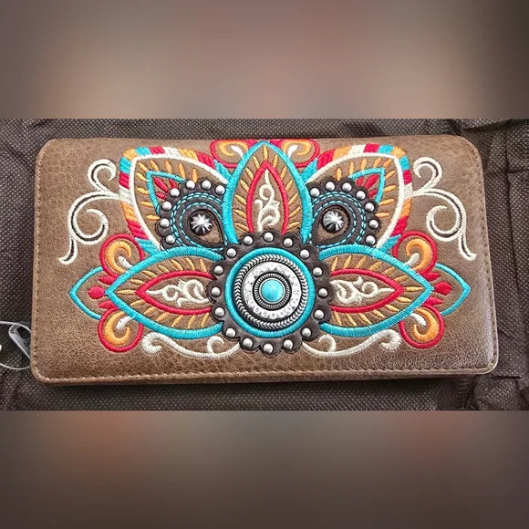 NWT Montana West Concho Collection Wallet Tribal Mandala Large Brown PU Leather - Picture 1 of 6